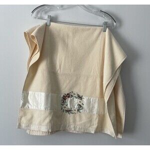 Vintage Bathworks Luxury Embroidered Floral Wreath Cream Bath Towel Set Holiday